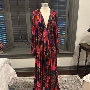 FARM Rio Vibrant Floral Long Sleeve Dress